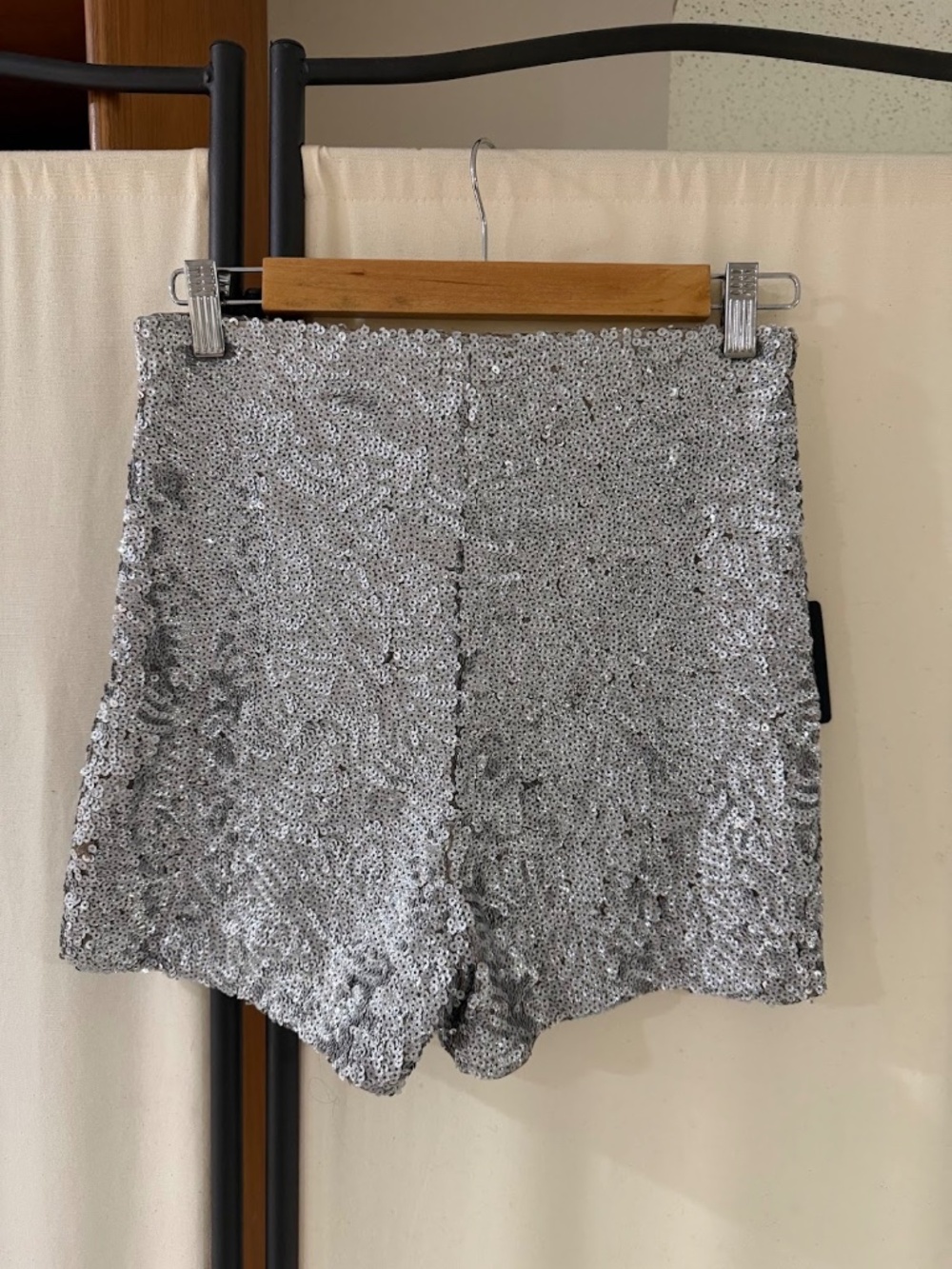 Express Sequin Shorts Silver Sparkle High Rise Party Evening Shorts Size 2 NWT - Picture 3 of 7